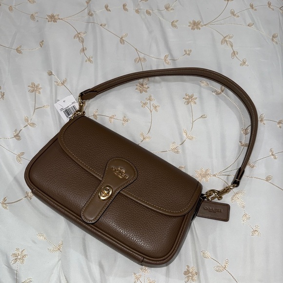 Coach Handbags - Coach Hadley Shoulder Bag